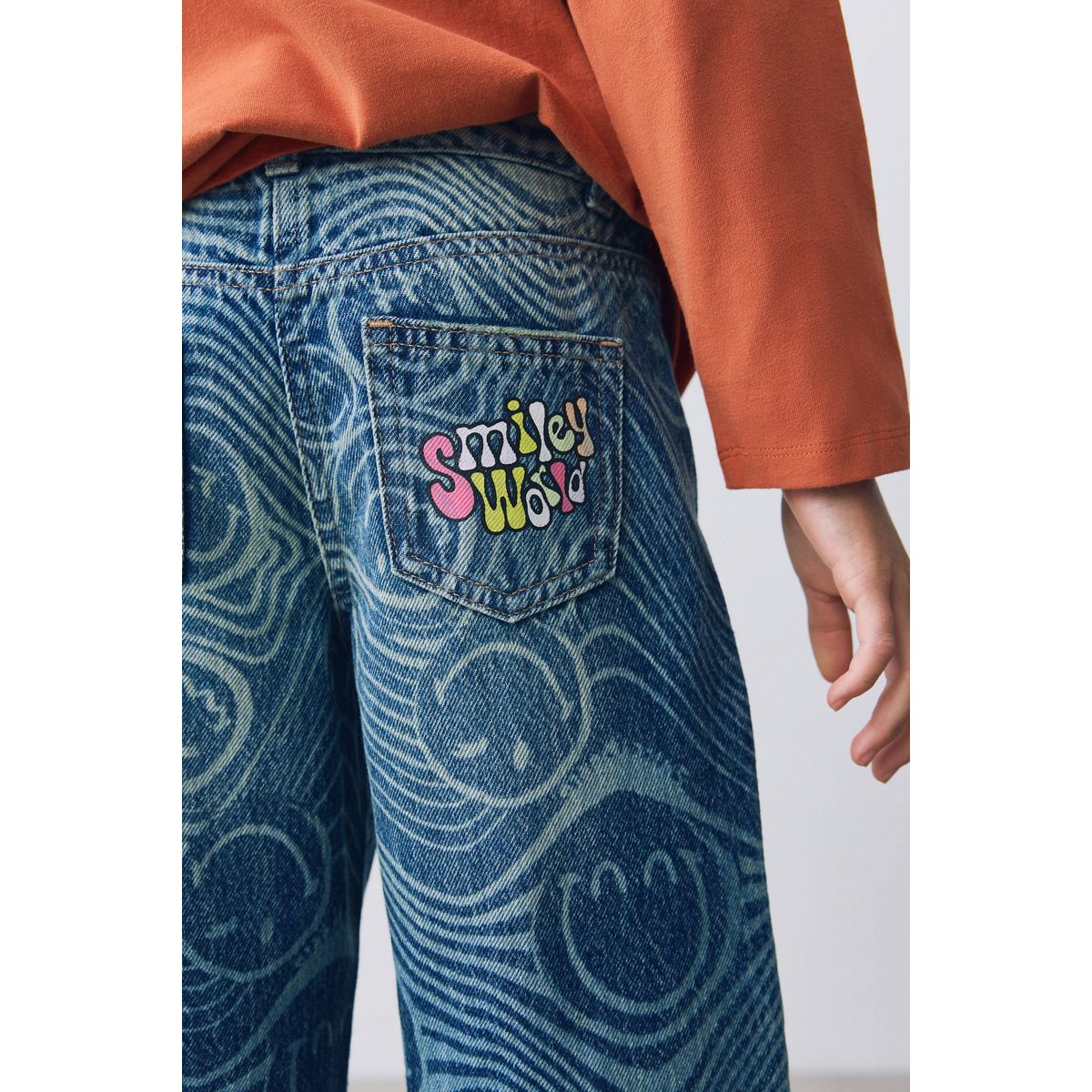 Jean large imprimé smileyworld® bleu moyen, NEXT