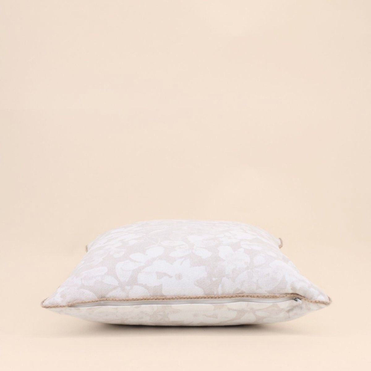 Coussin fleuri avec jute 40x40cm beige, ORNAMI