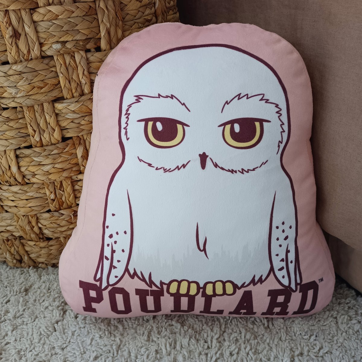 Coussin forme imprimé 100% Polyester, HEDWIGE rose, HARRY POTTER