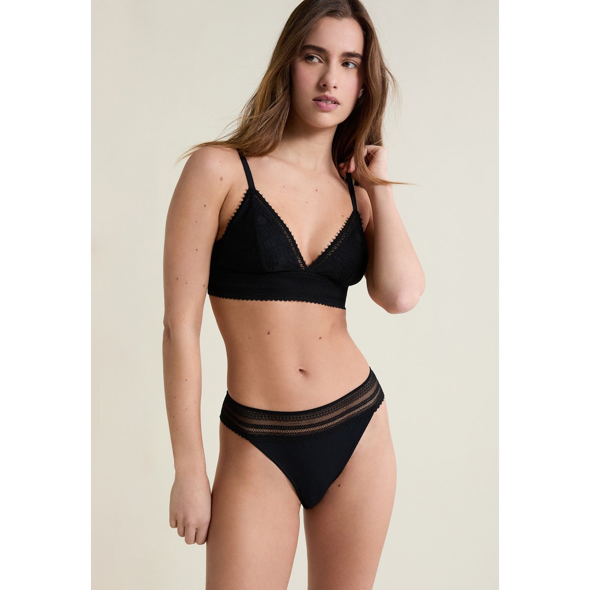 Soutien-gorge N.8 - Le triangle sans armatures en dentelle AURA noir, ETAM