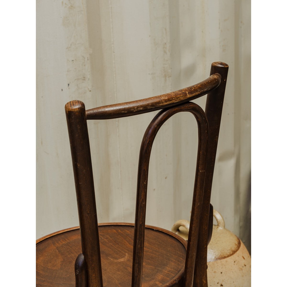 Lot de 4 chaises bistro en bois Claude N°1372 - Bon état bois foncé, DEBONGOUT