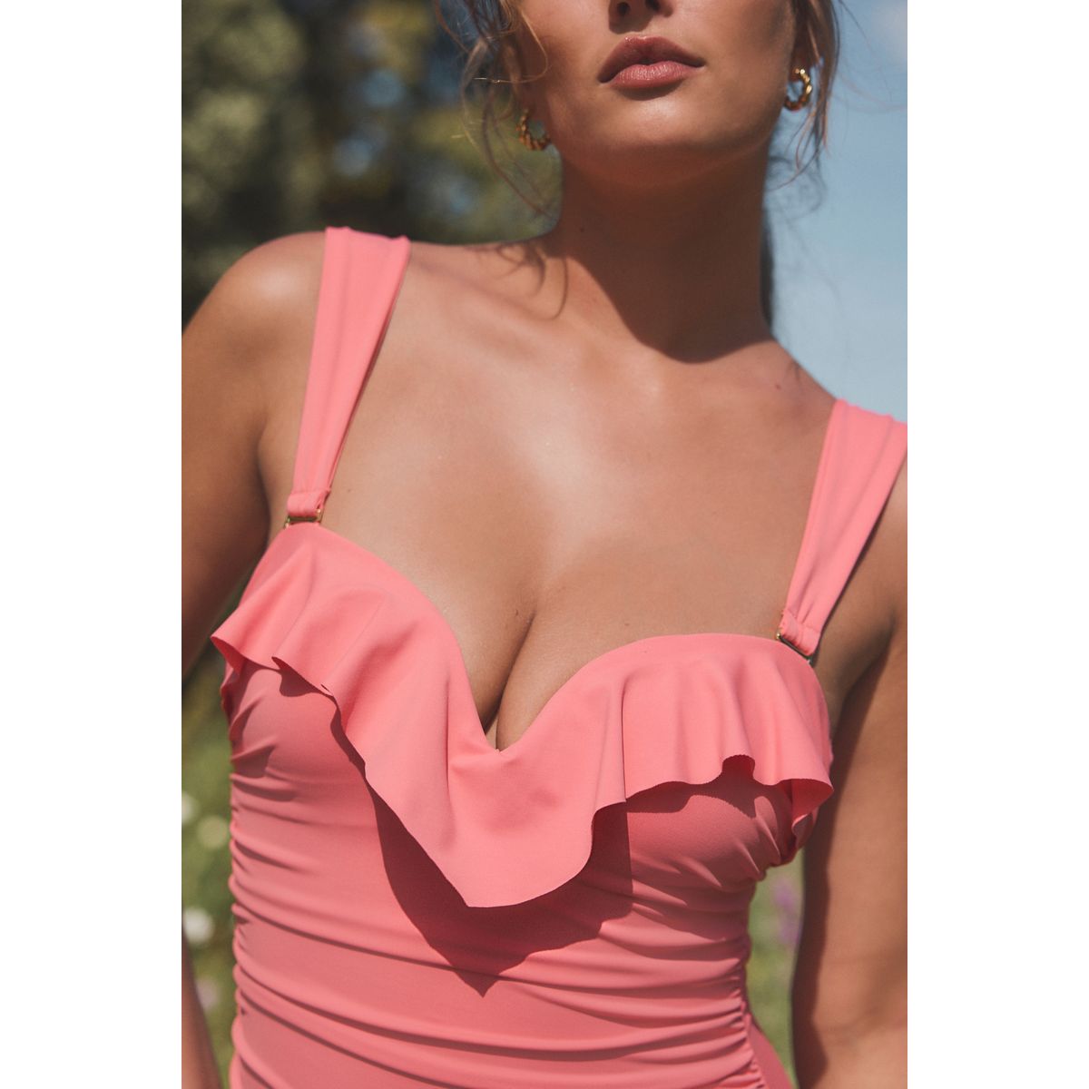 Maillot de bain bandeau gainant à volant rose corail, NEXT