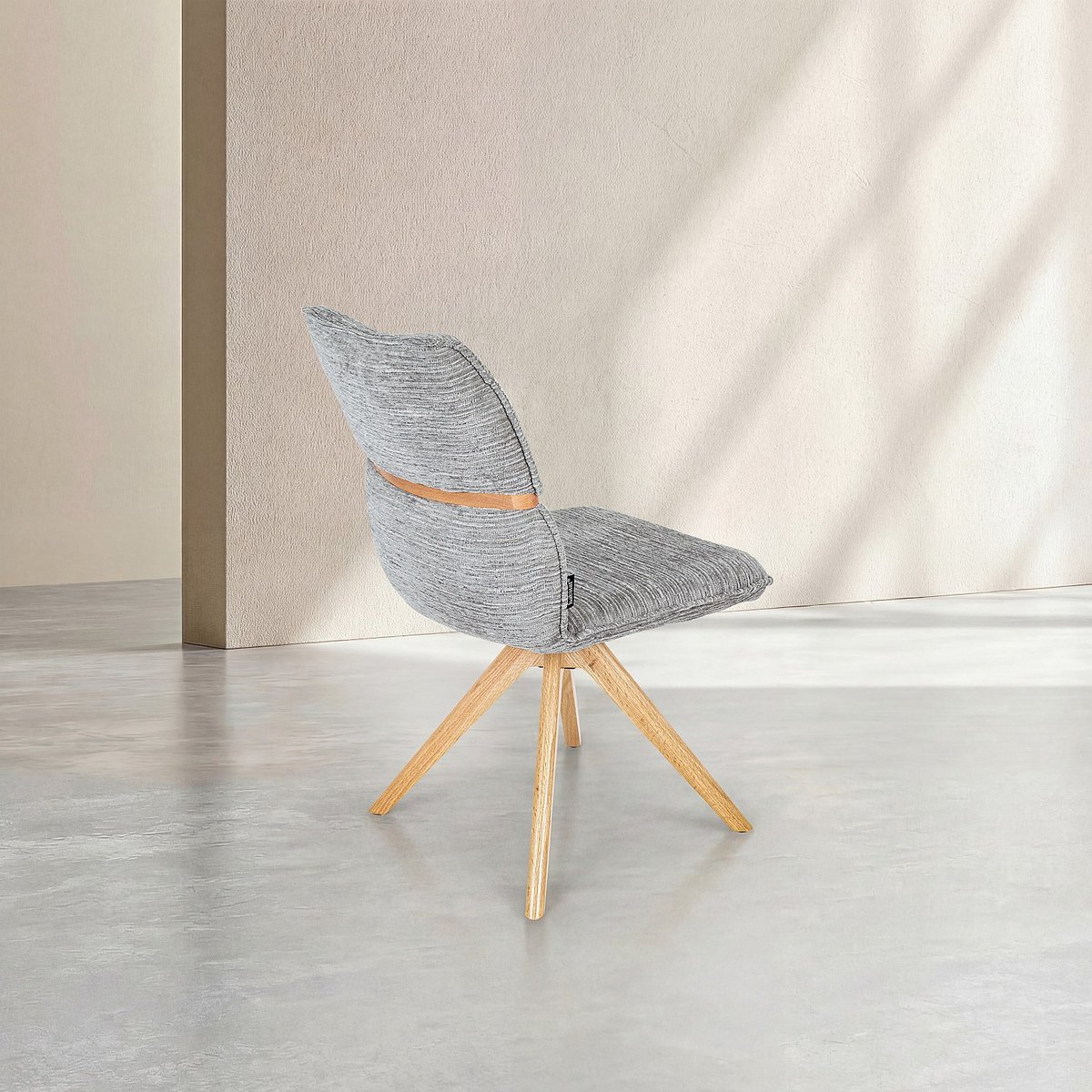 Lot de 2 chaises pivotantes en tissu et chêne TIMISO gris, HABITAT