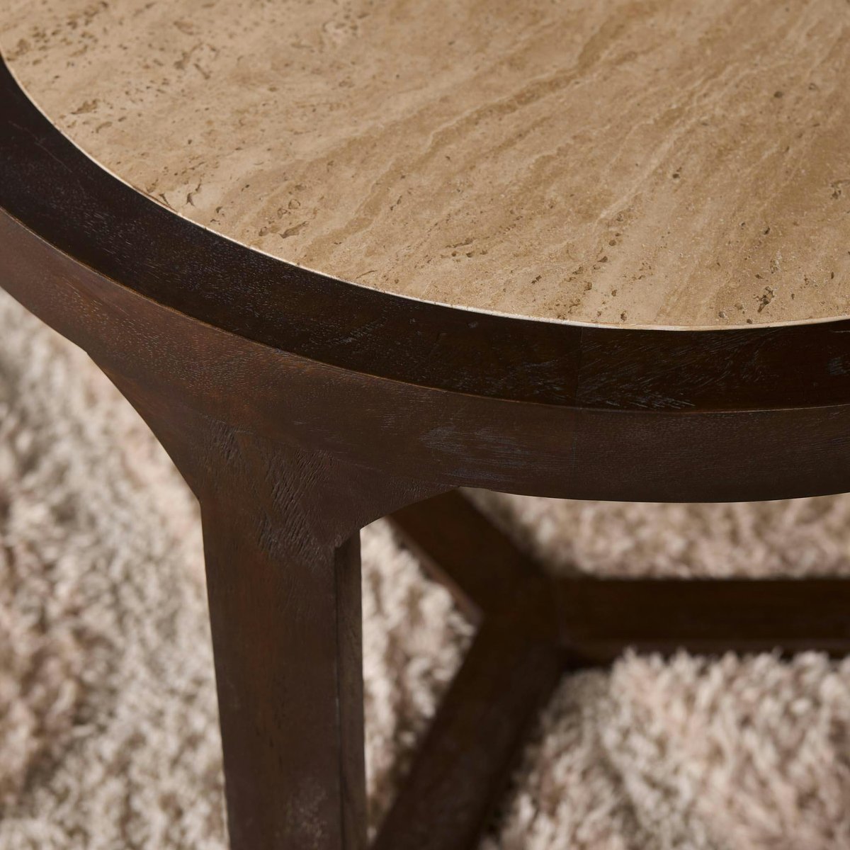 Table d'appoint travertin et bois 3 pieds Ø60 cm DUOMO beige, PIER IMPORT