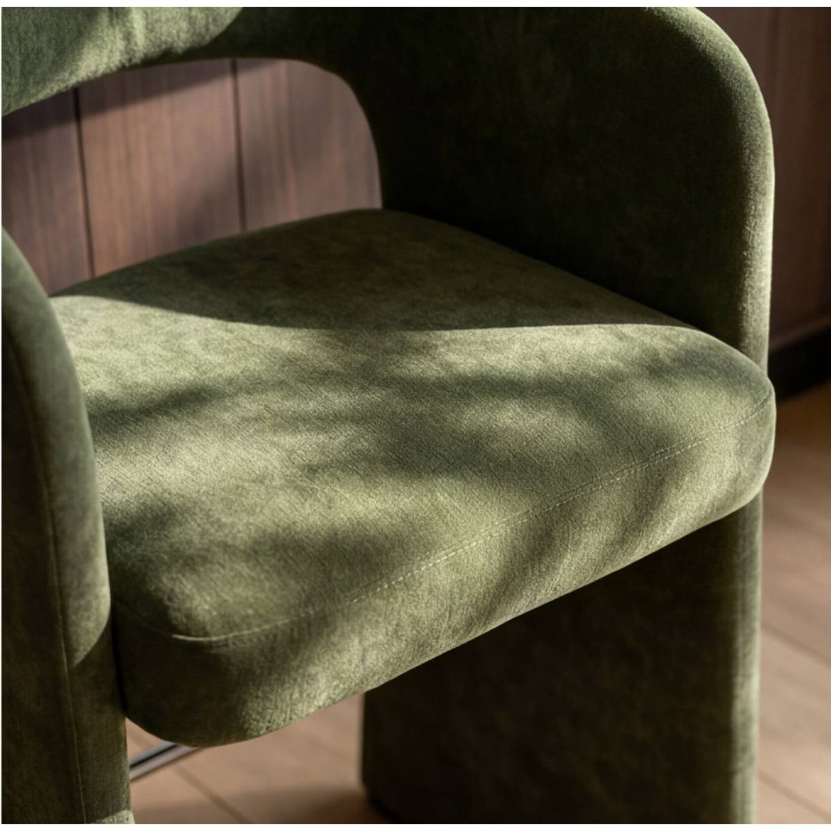 Lot de 2 tabourets de bar en tissu SÉPHIRA vert, MADE IN MEUBLES
