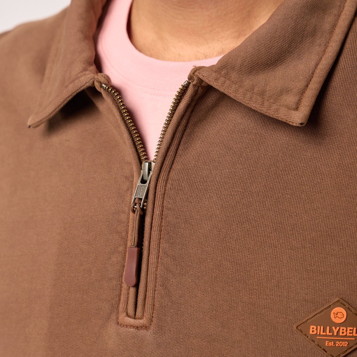 Sweatshirt en coton biologique à col ZIPPE marron, BILLYBELT