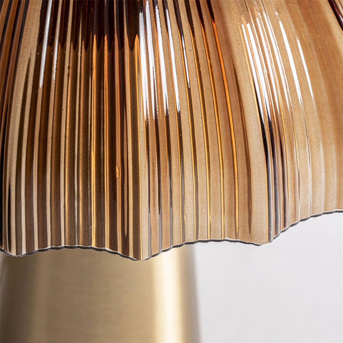 Lampe à poser art déco en cristal brun ambré et doré, RECOLLECTION