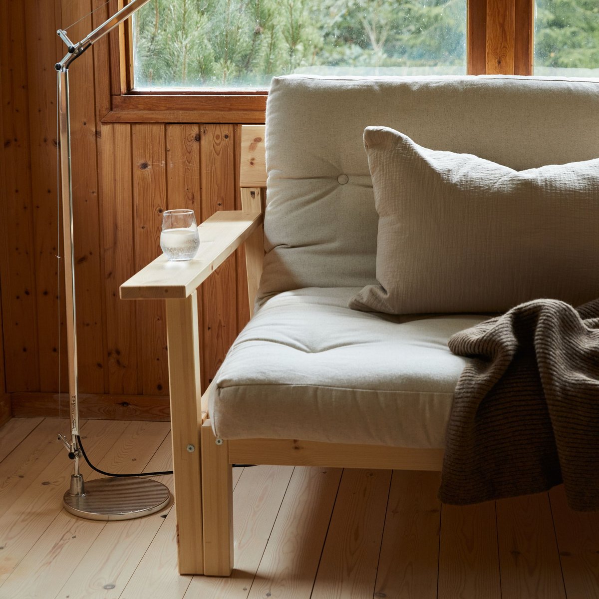 Canapé convertible en pin massif avec futon UNWIND kaki, KARUP DESIGN