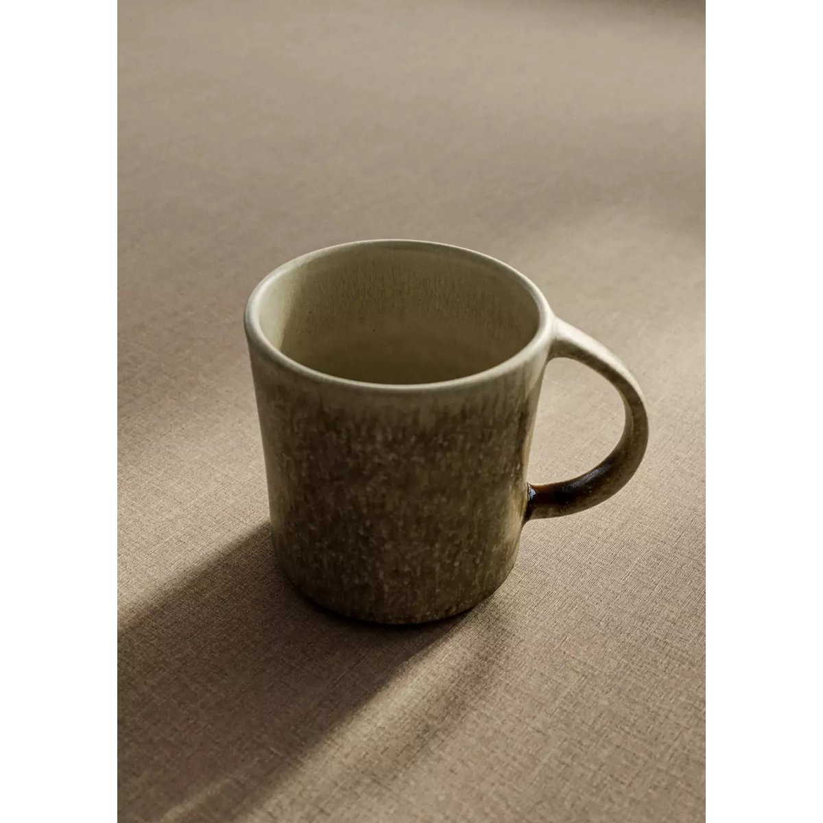 Petite tasse en grès mat marron moyen, MANGO HOME