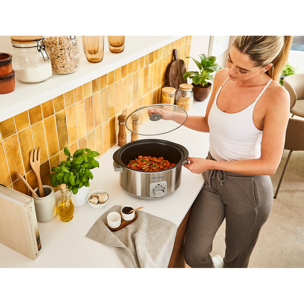 Brushed Stainless Steel 6.5L Slow Cooker - 461014 silver-coloured, MORPHY RICHARDS