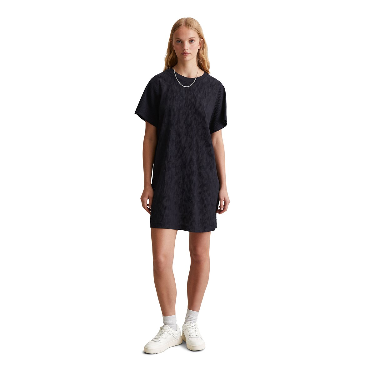 Robe crinkle relaxed dans le style T-shirt bleu foncé, MARC O’POLO DENIM