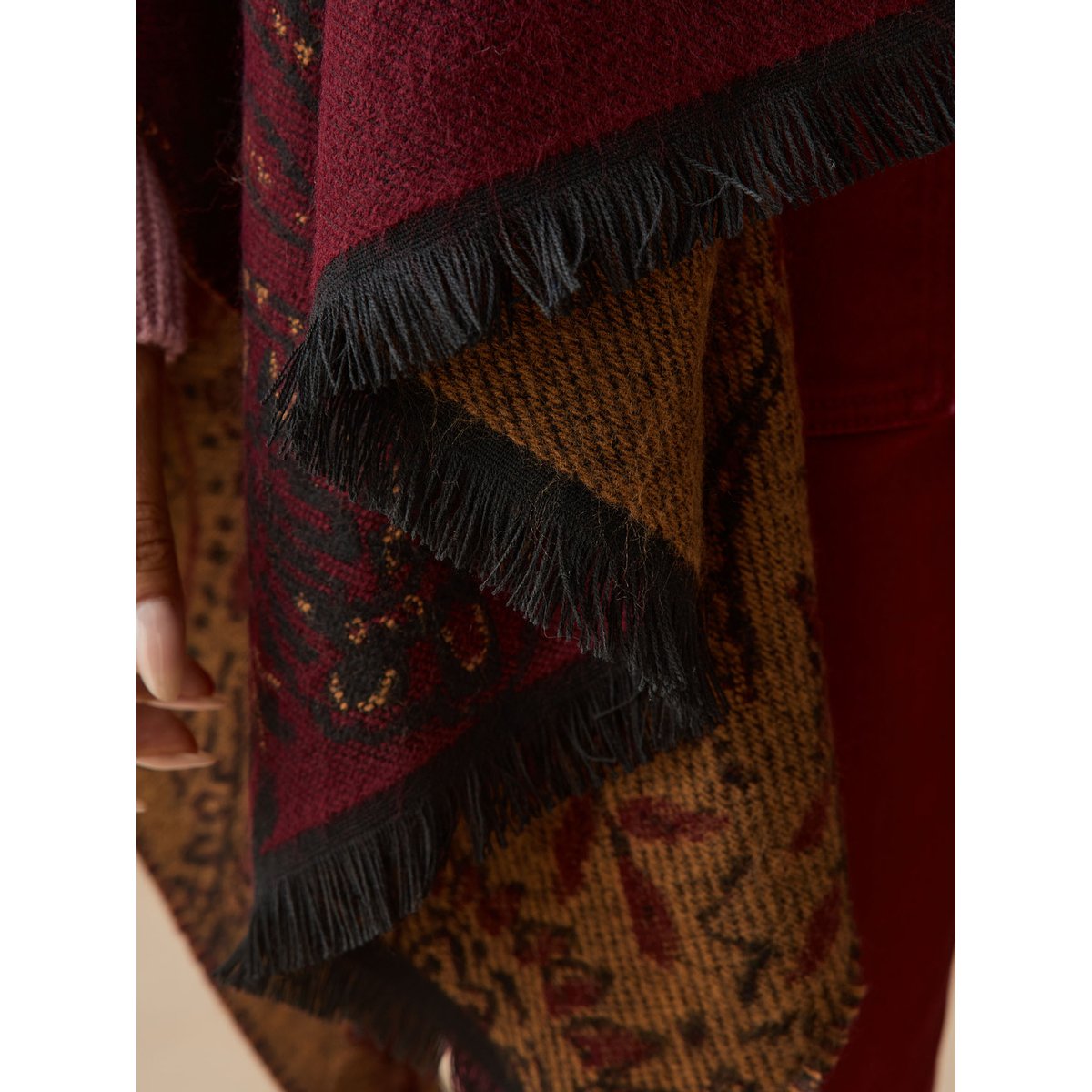Poncho jacquard à franges bordeaux, DAXON