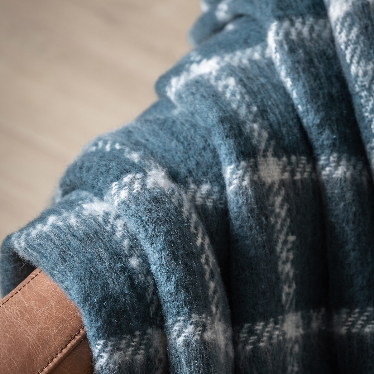 Check Cosy Throw blue, SO'HOME