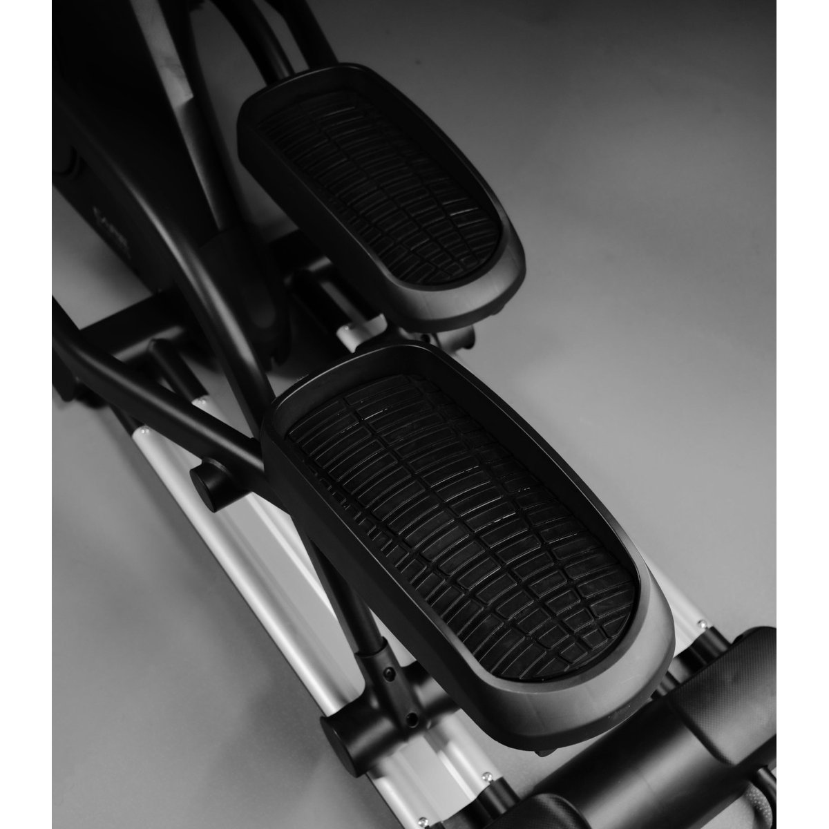 Vélo elliptique ELLIPTER FD LED auto-alimenté - CARE - ergomètre connecté noir, CARE FITNESS