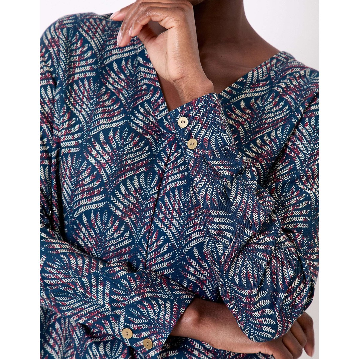 Blouse imprimée fluide évasée col V PALASI bleu horizon kumar, LA FIANCÉE