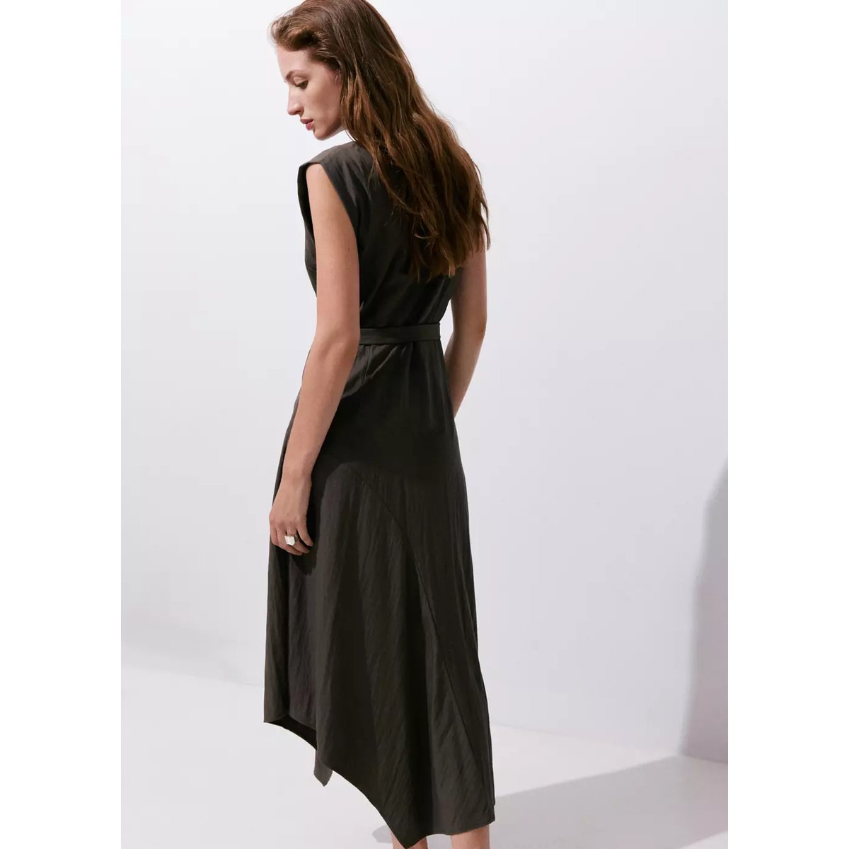 Robe asymétrique ceinture marron, MANGO