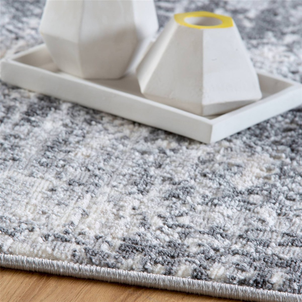 Tapis rectangulaire en relief gris clair chiné beige et noir, ARTE ESPINA