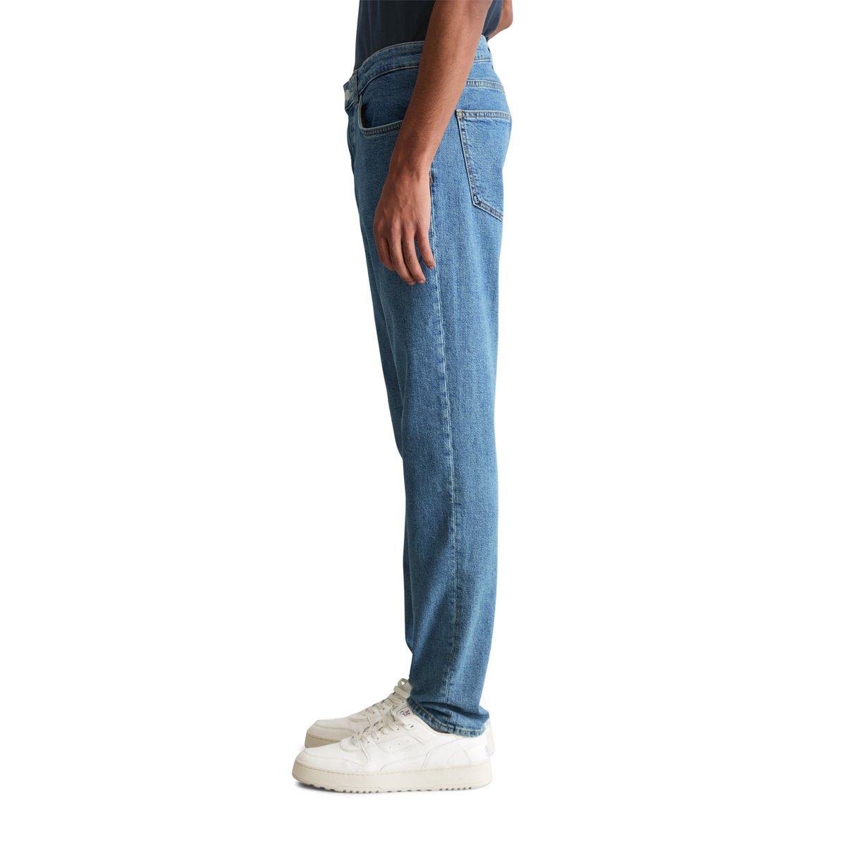Jeans modèle Aric tapered en coton bio mélangé bleu moyen, MARC O’POLO DENIM