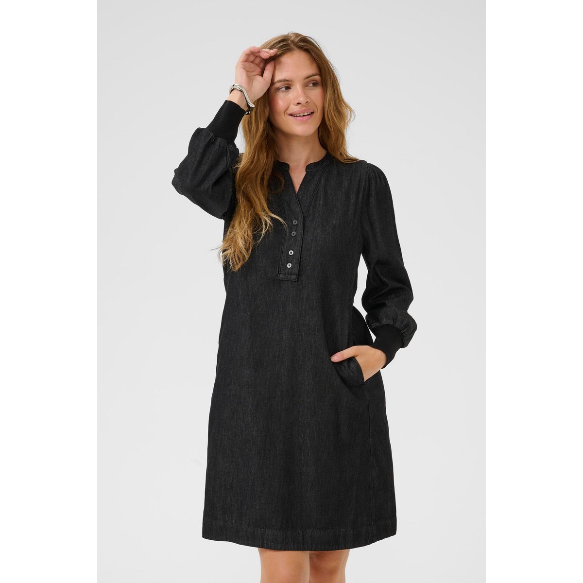 Robe en jean noir lavé, CULTURE