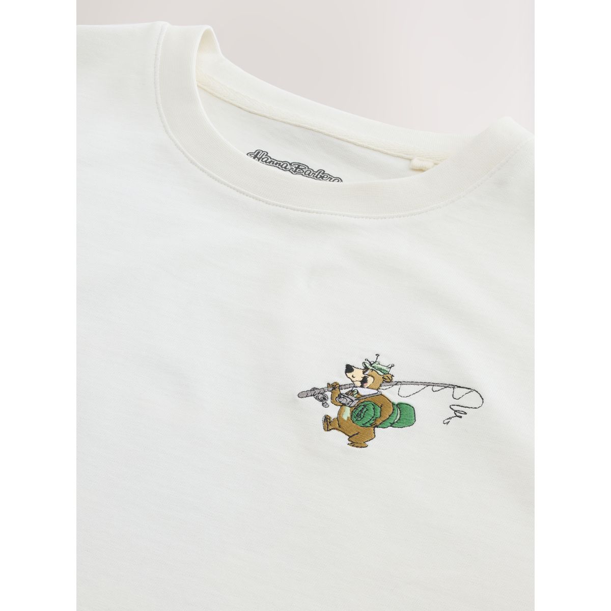 T-shirt décontracté à motif yogi l’ours blanc, NEXT