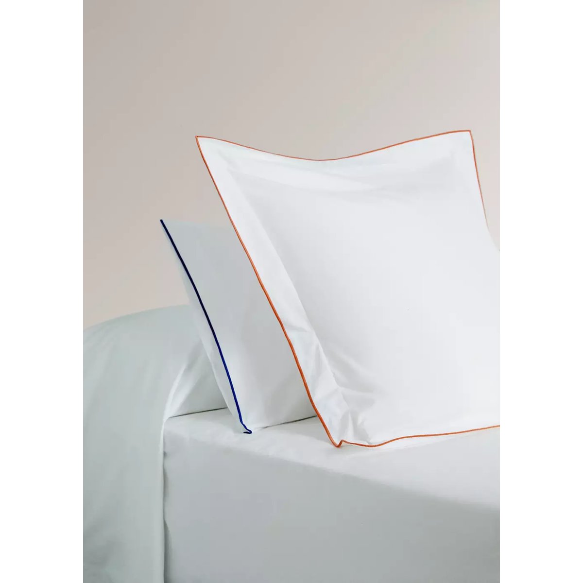 Deux taies d'oreiller percale de coton 200 fils overlock contraste 50x75 cm bleu encre, MANGO HOME