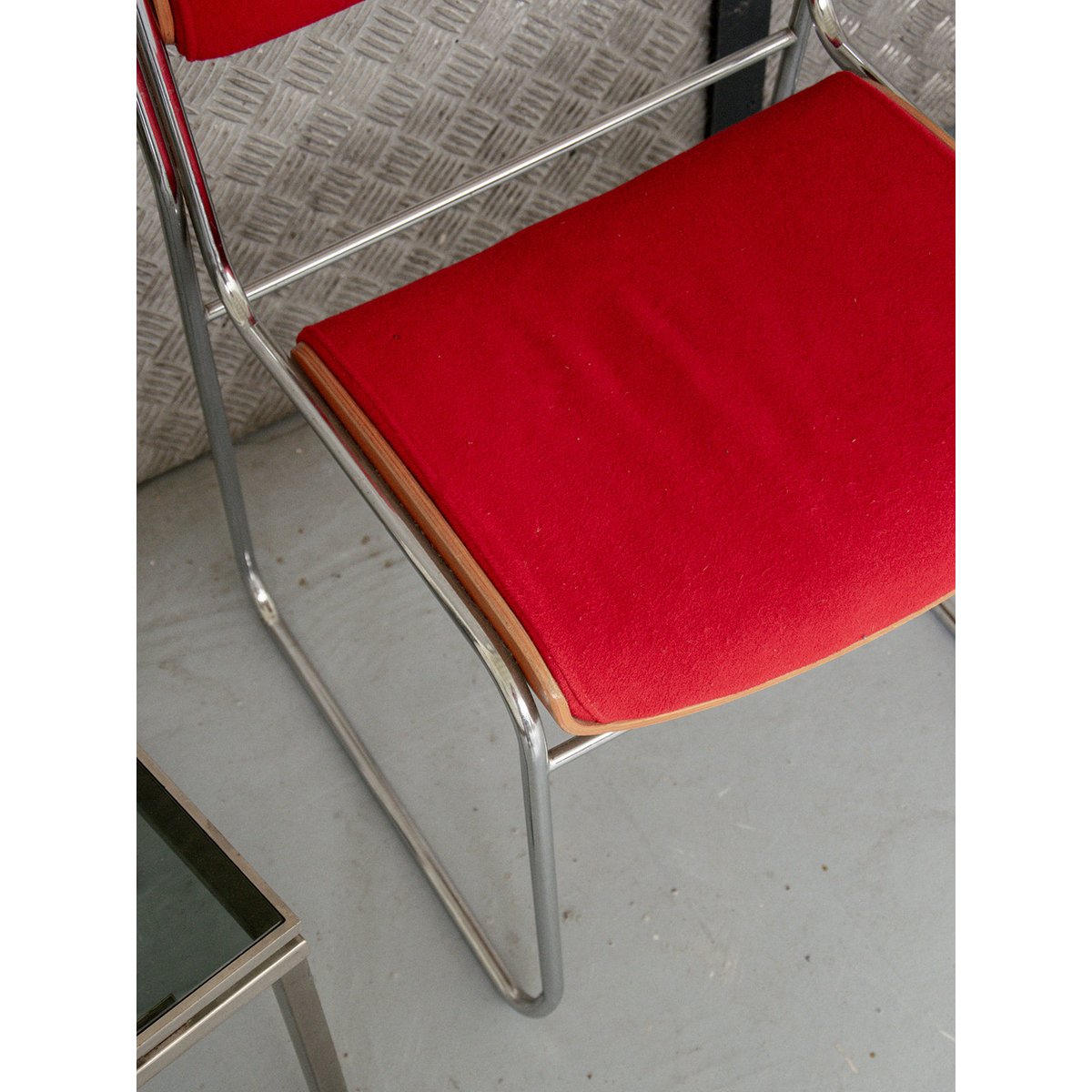 Lot de 6 chaises en laine Alma N°313 - Bon état rouge, DEBONGOUT