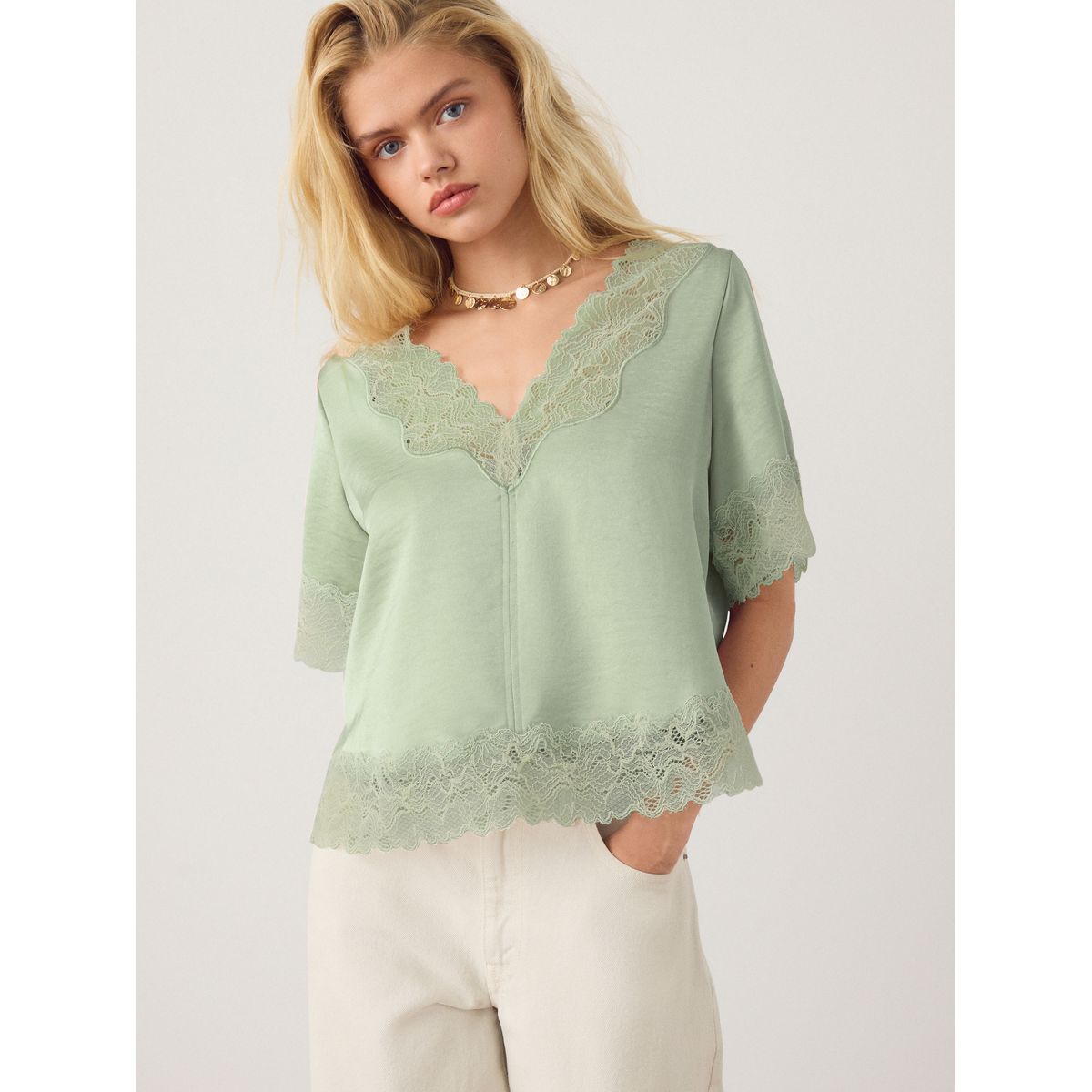 Top en satin à col v et bordure dentelle vert sauge, NEXT