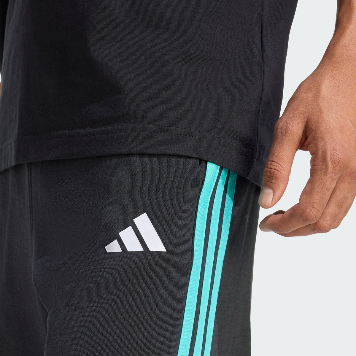 Short Mercedes - Amg Petronas Formula 1 Team Dna Short Mercedes - Amg Petronas Formula 1 Team Dna black / semi mint rush, adidas Performance