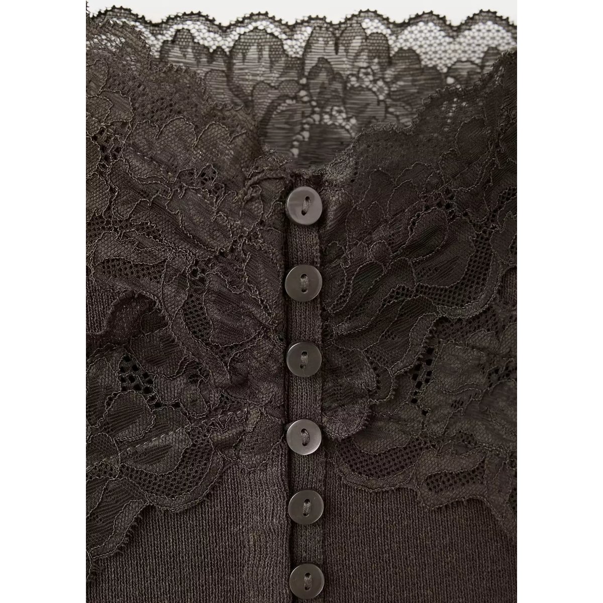 Top crop en maille fine dentelle chocolat, MANGO