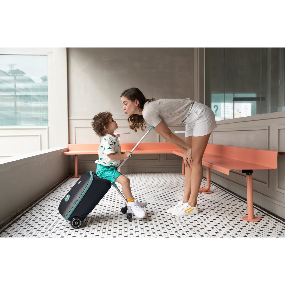 Valise enfant avec assise de voyage noir, vert, BEABA