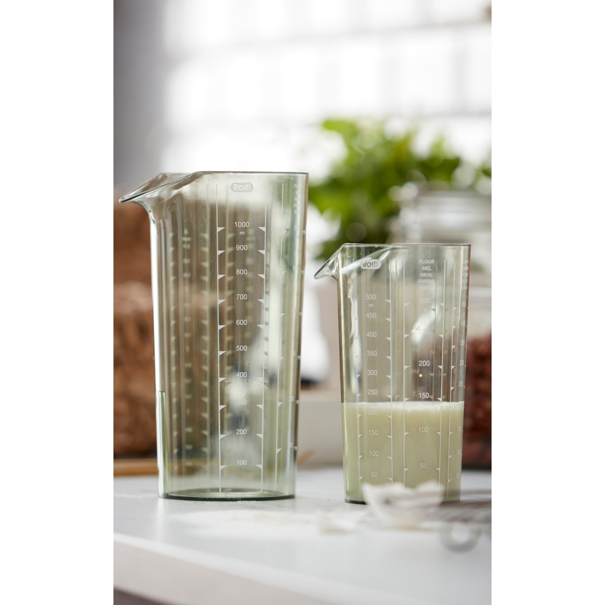 Pichet doseur CLASSIC gris fumé, ROSTI