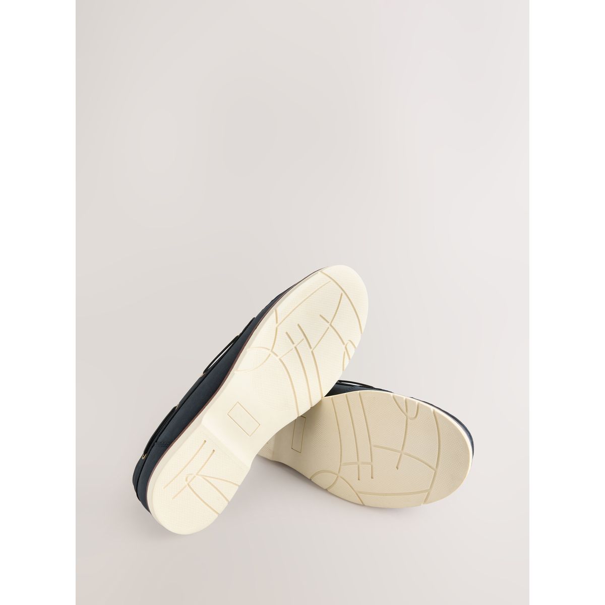 Chaussures bateau à lacets en cuir bleu marine, NEXT