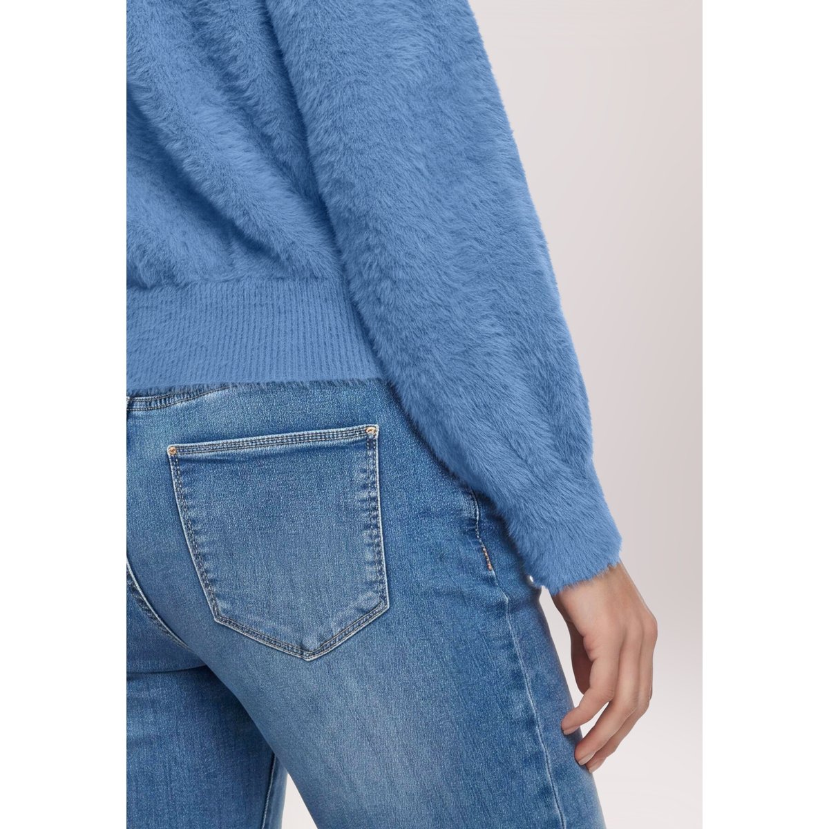 Pull-over en maille à manches en trompette english manor, BETTY BARCLAY