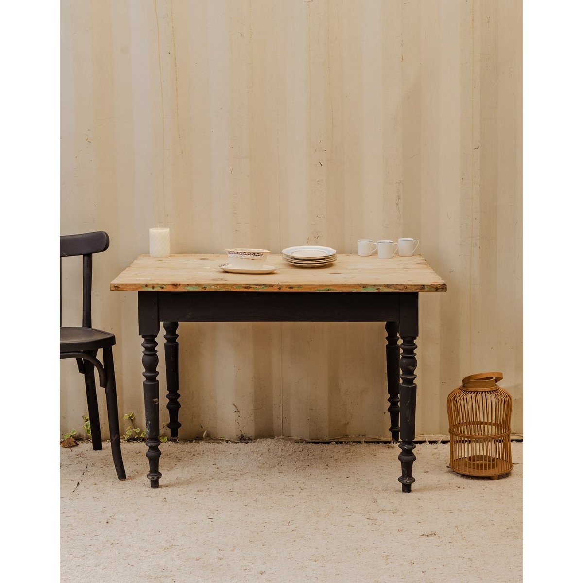 Bureau en bois noir Edouard N°1054 - Bon état bois clair, DEBONGOUT