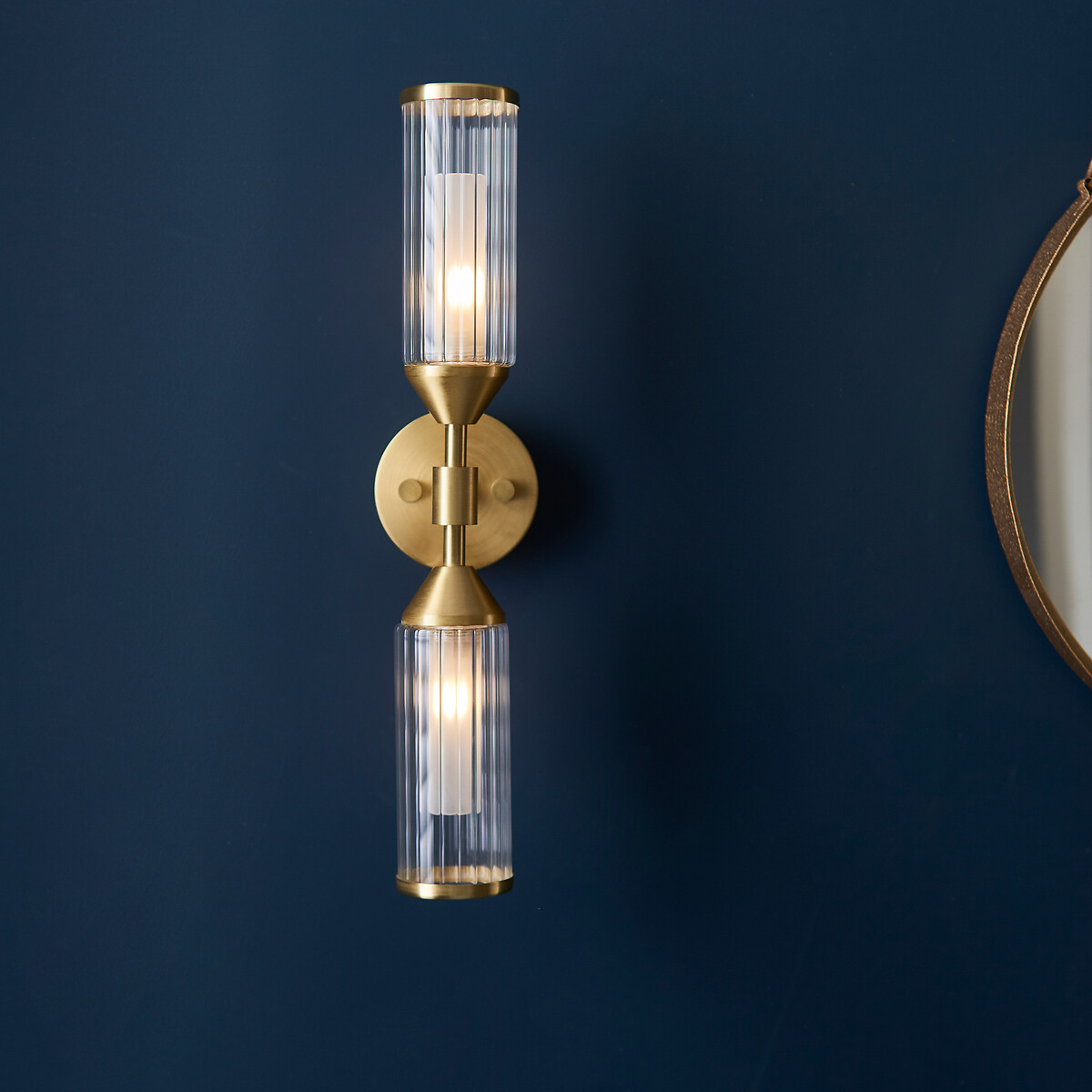 Remi Ribbed Glass Wall Light aged brass, ÉDITÉ