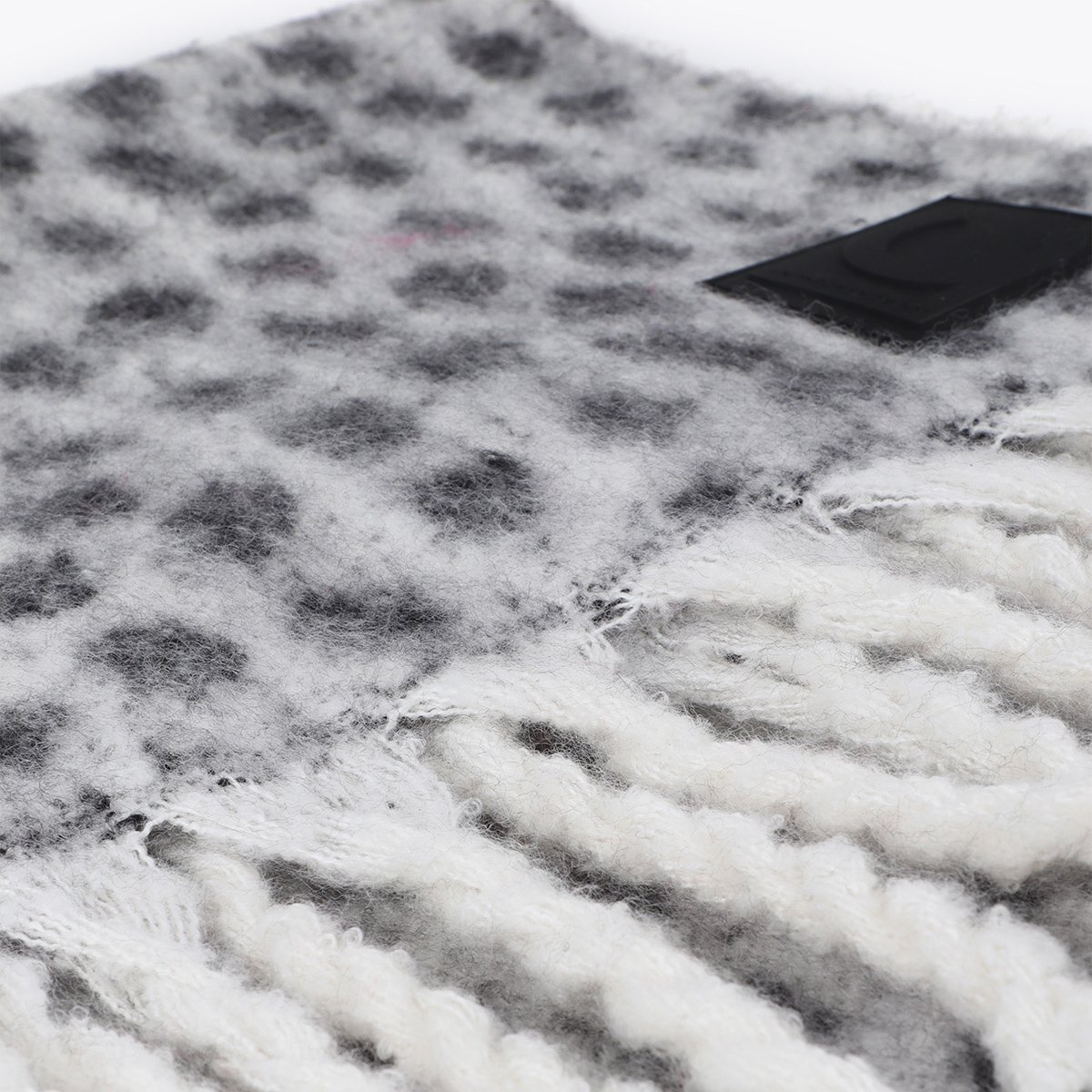 Écharpe réversible imprimé animal à franges gris clair, LOLA CASADEMUNT