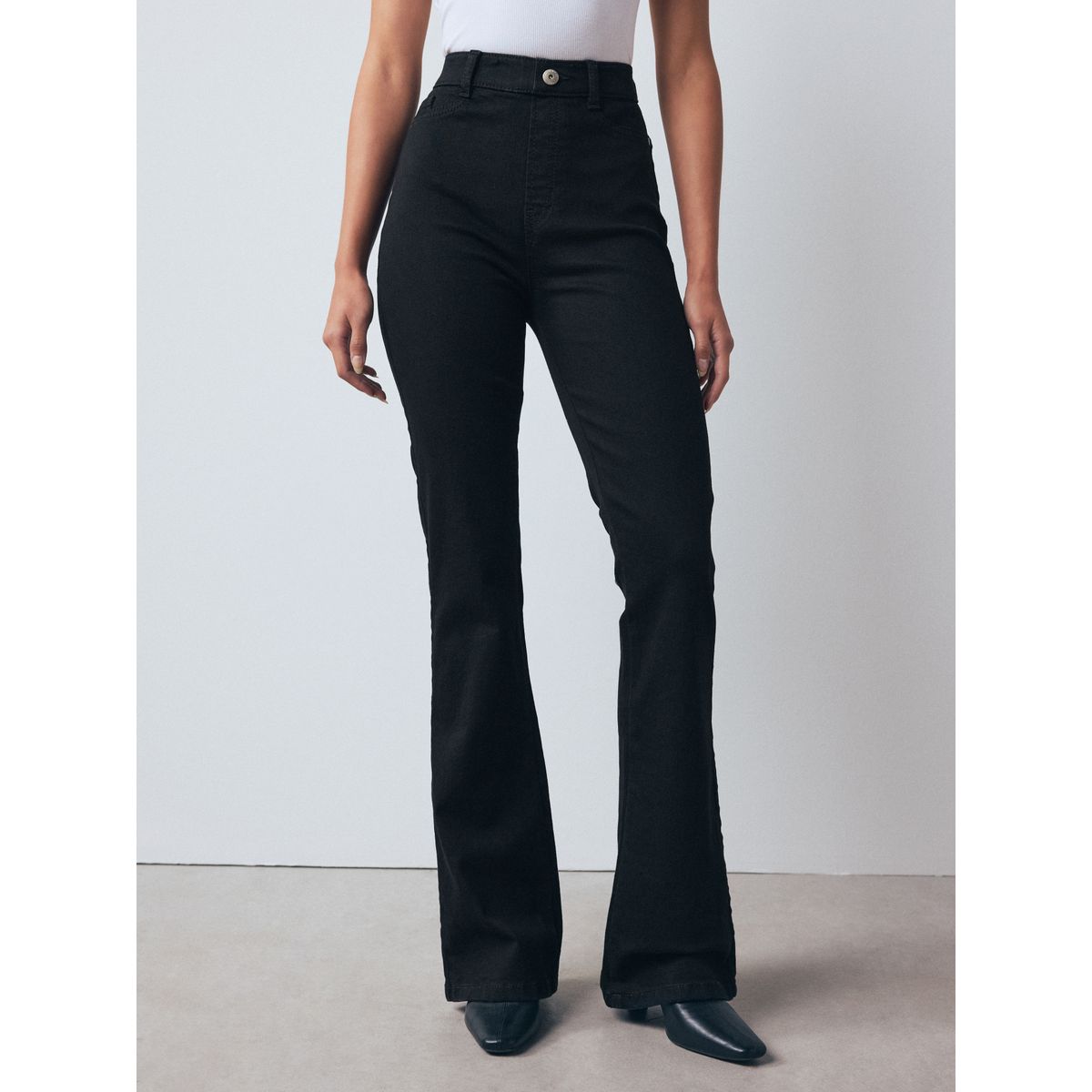 Jean évasé à enfiler taille haute coupe flexi noir, NEXT