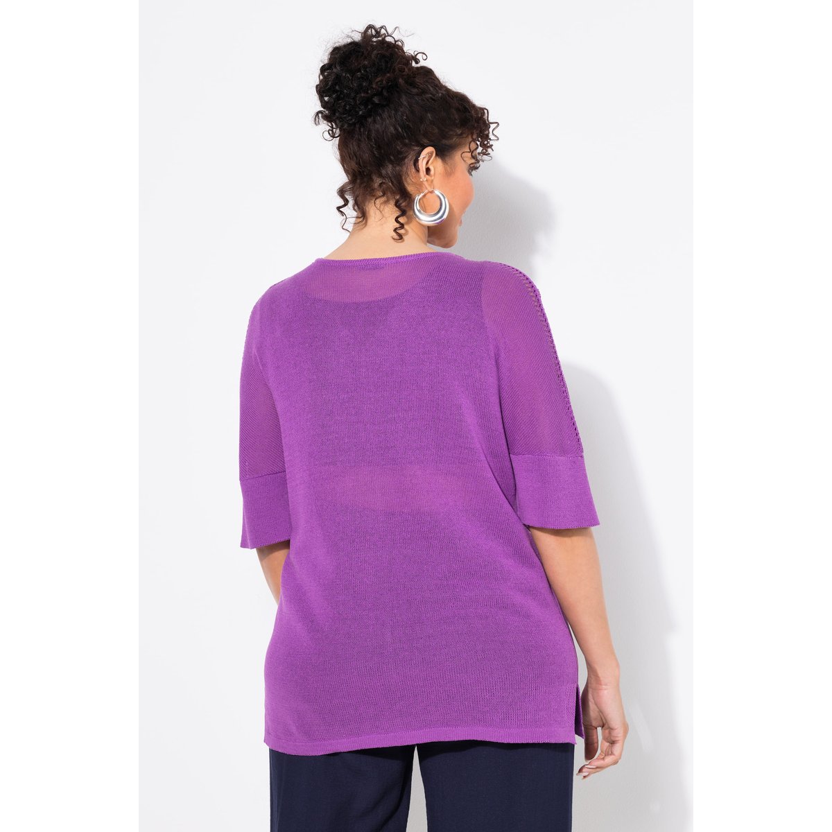 Pull oversize à couture fantaisie. Col V violet, ULLA POPKEN