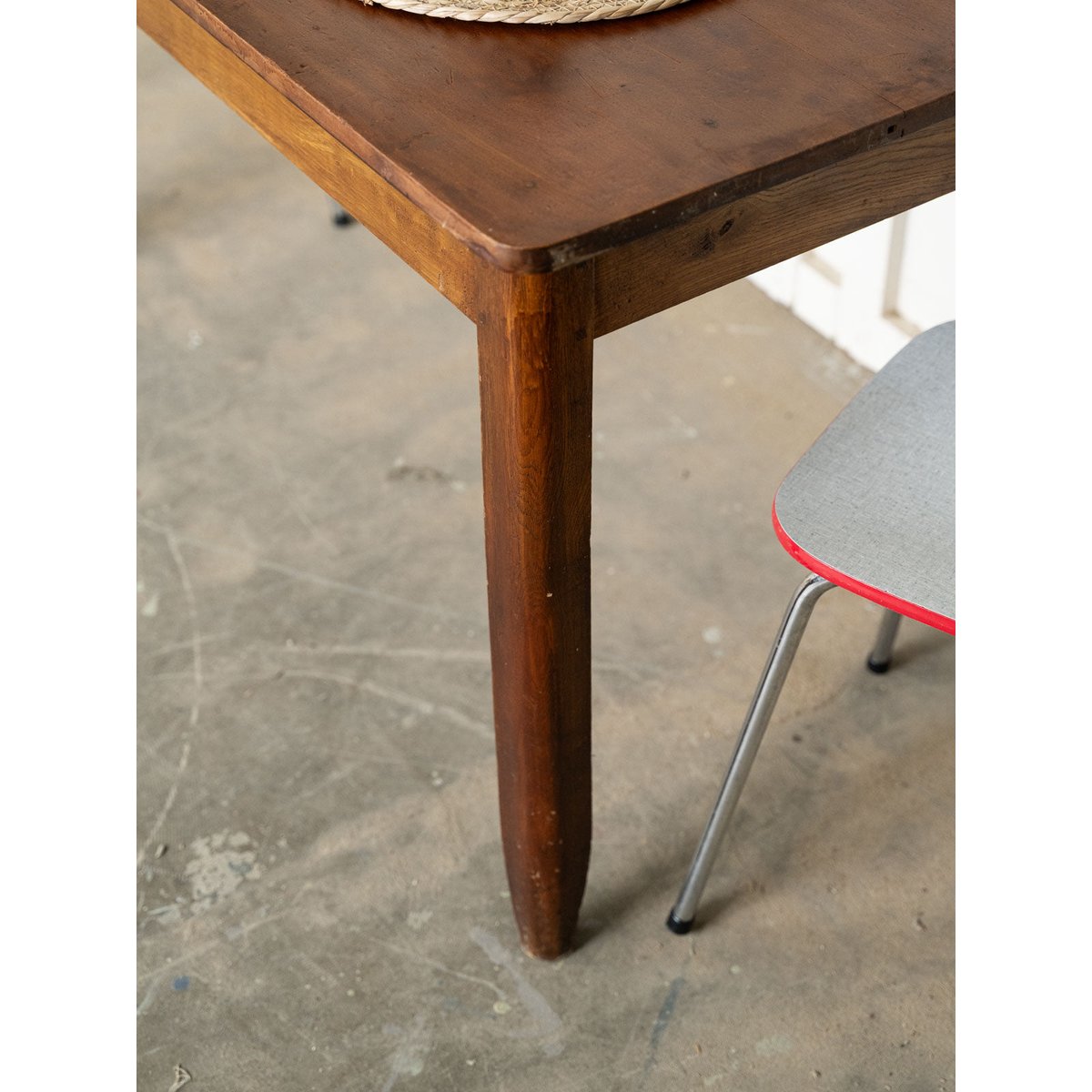 Table à manger de campagne en bois Romy N°1569 - Bon état bois foncé, DEBONGOUT