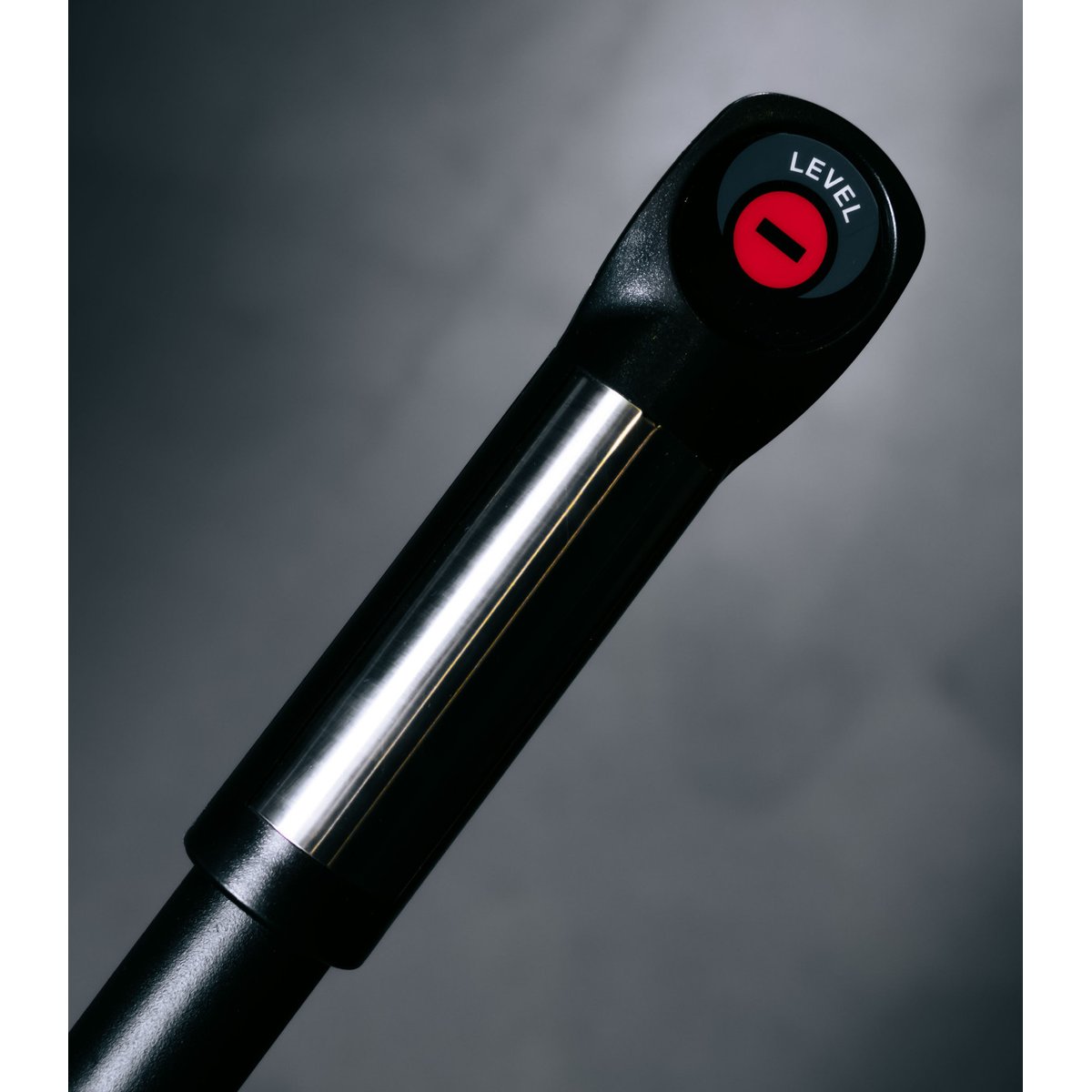 Vélo semi allongé ROADSTER TFT auto-alimenté CARE - ergomètre connecté noir, CARE FITNESS