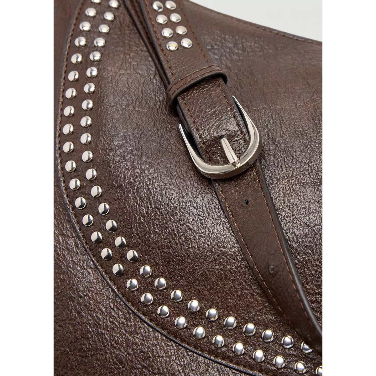Sac porté épaule clouté chocolat, MANGO