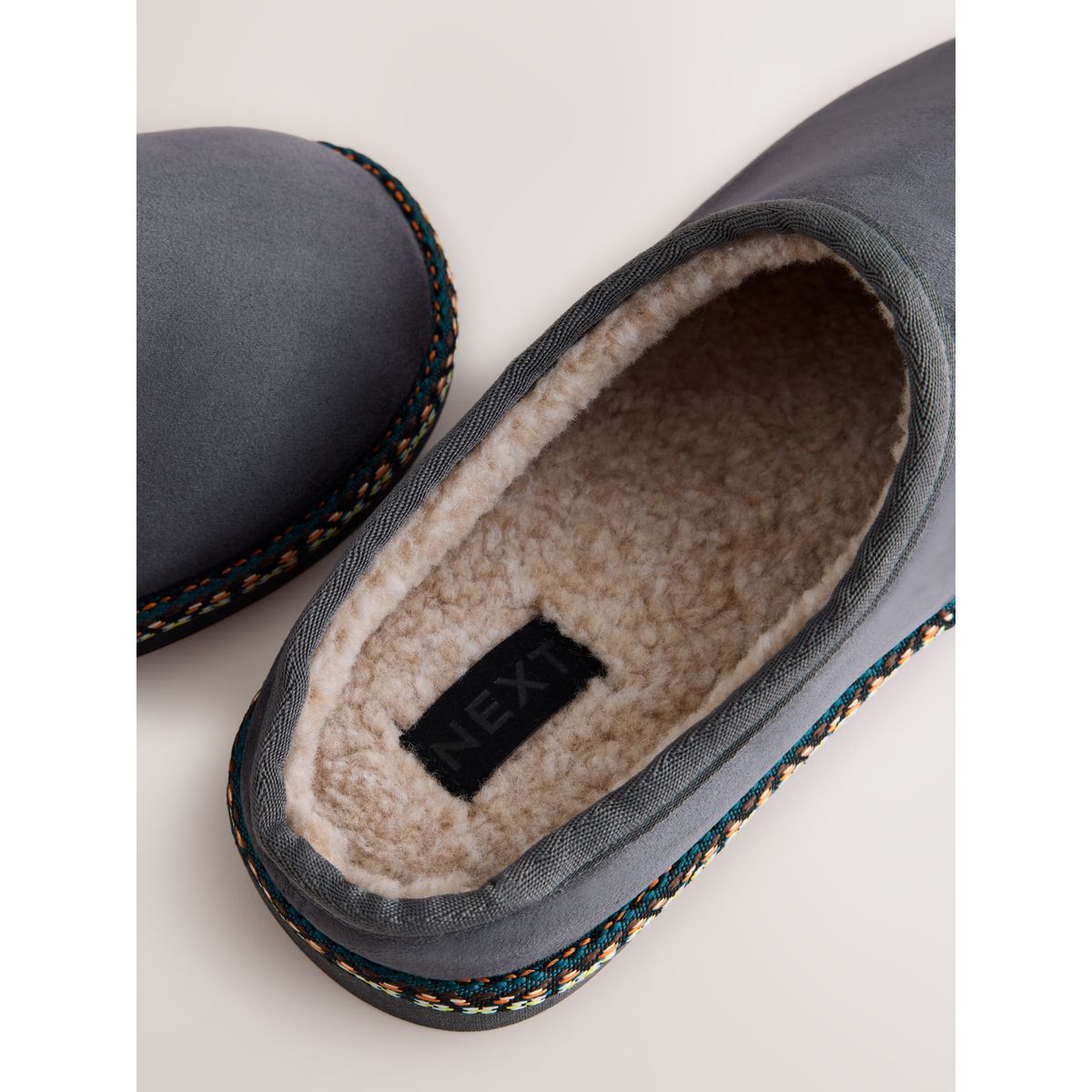 Chaussons mules à bande gris, NEXT