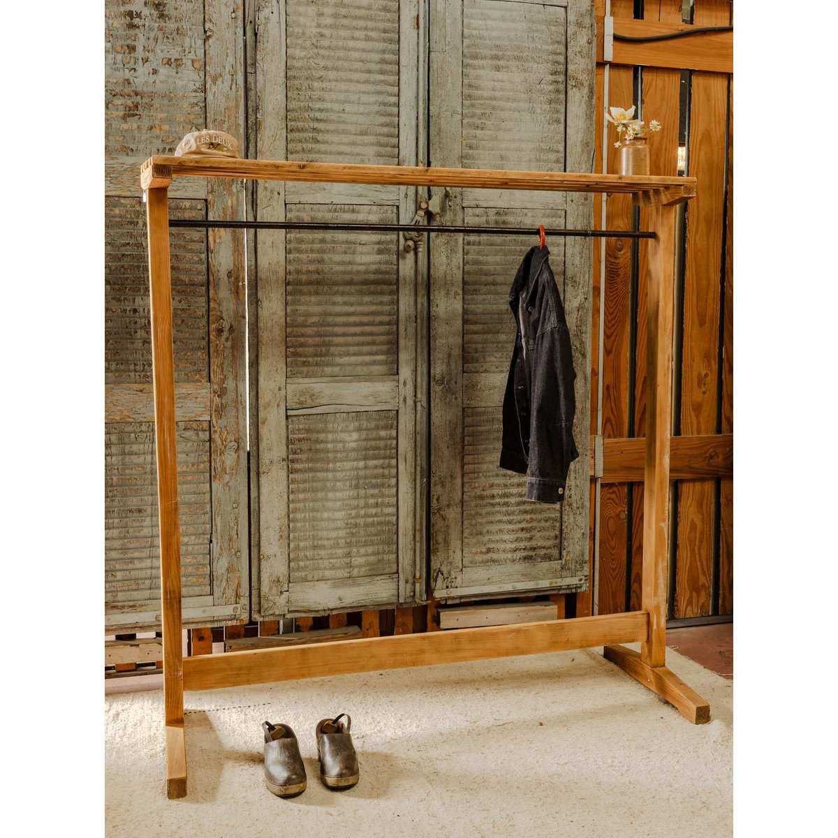 Grand portant en bois Max N°456 - Bon état bois clair, DEBONGOUT