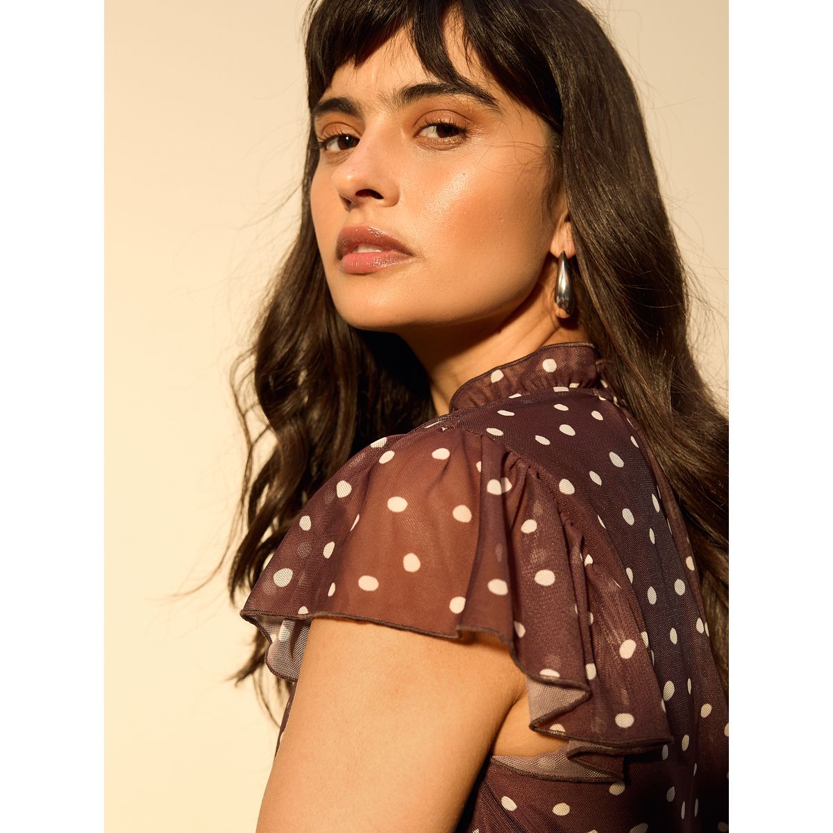 Robe longue imprimée à col v en tulle plissée tache brun chocolat, NEXT