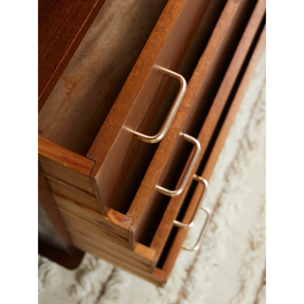 Commode en bois Garance N°677 - Bon état bois foncé, DEBONGOUT