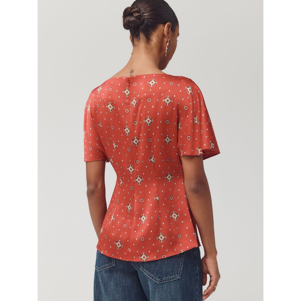Top satin texturé avec torsade imprimé de foulard rouge, NEXT