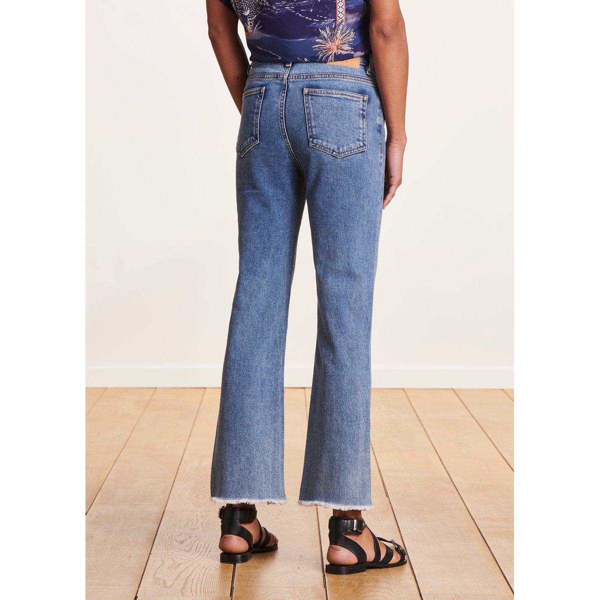 Jean cropped en coton biologique light bleach, LA FEE MARABOUTEE