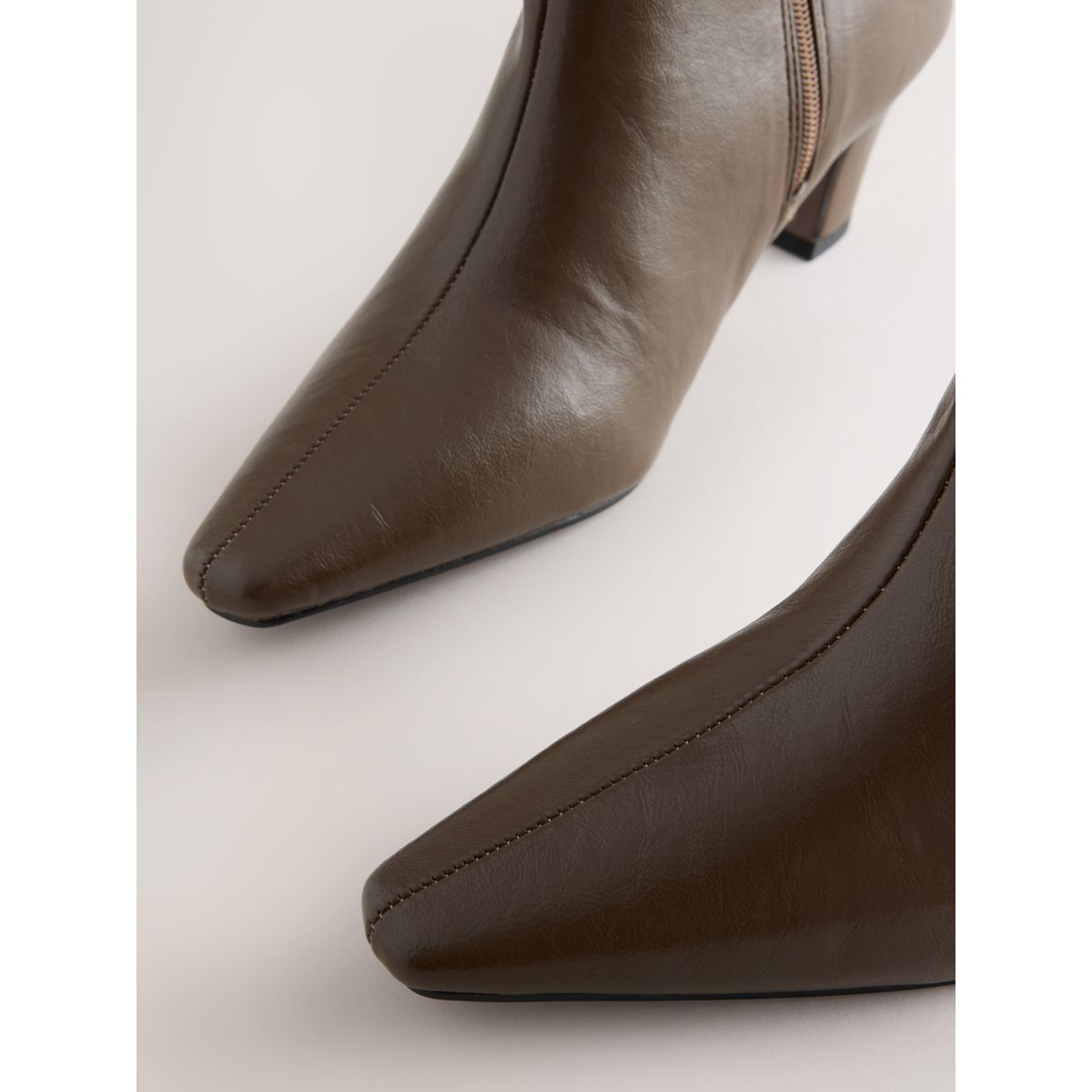 Bottes à talon incurvé forever comfort® vert olive, NEXT