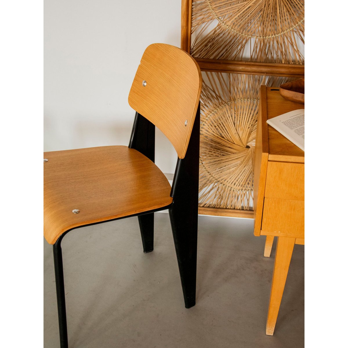 Chaise au design audacieux Alma N°1922 - Bon état noir, DEBONGOUT
