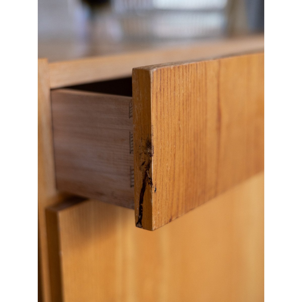 Paire de tables de chevet contemporaine Maïa N°1605 - Bon état bois clair, DEBONGOUT